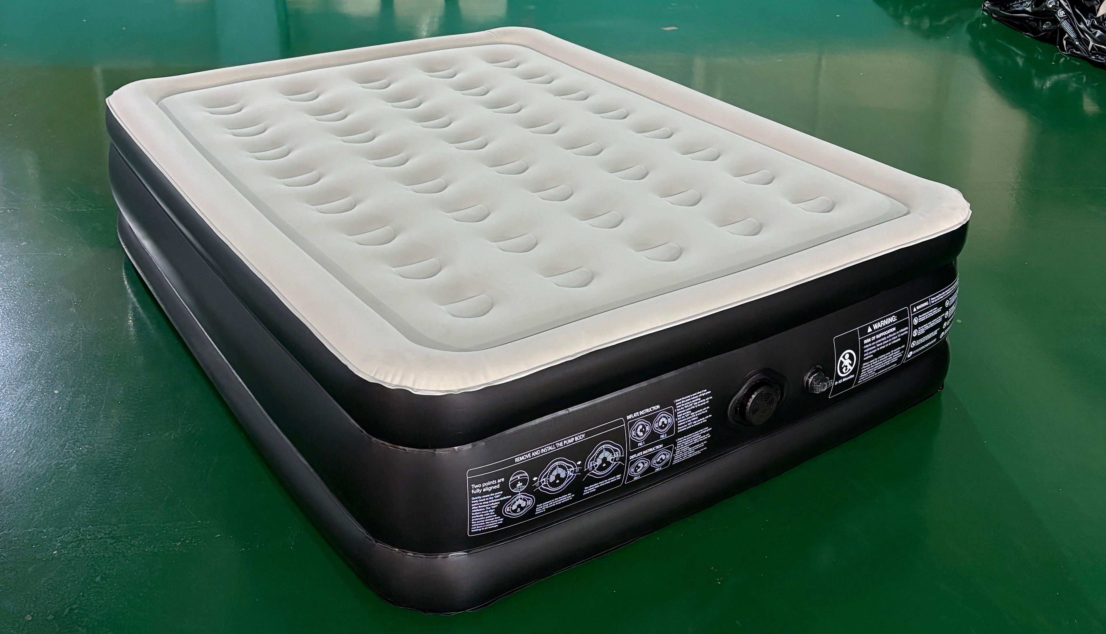 Camping Air Mattress Queen with Built in Pump 18" Thickness 660lbs Heavy Duty Comfortable Blow up Air Mattress with Carry Bag Inflatable Foldable Flocked Top Air Bed for Travel, Home (Black & Grey)